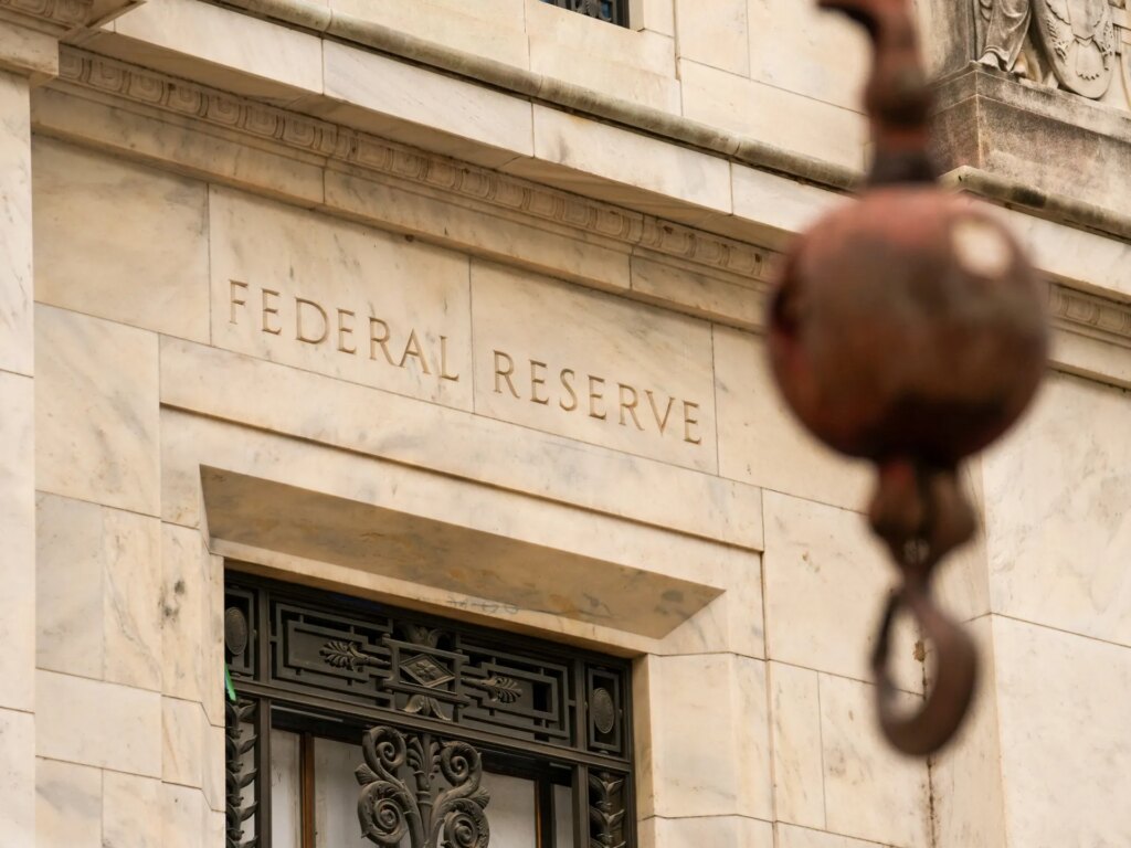 US Federal Reserve cuts interest rates in response to weak labor market | Banking News
