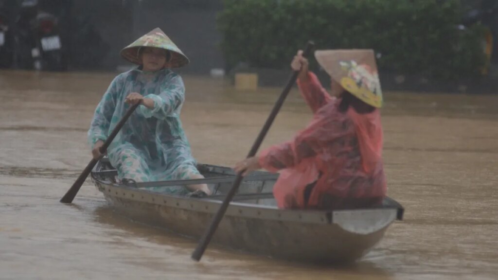 Record heavy rains and floods hit Vietnam, killing 9 people | Vietnam Weather News