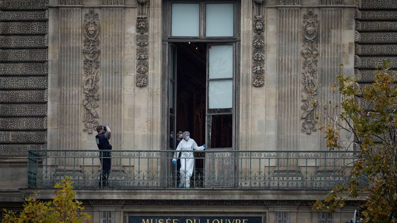 Brazen suspect arrested for stealing jewelry from Paris’ Louvre Museum