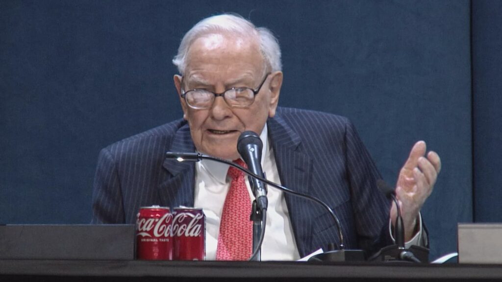 Warren Buffett is avoiding stock buybacks despite Berkshire’s underperformance. The reason is as follows