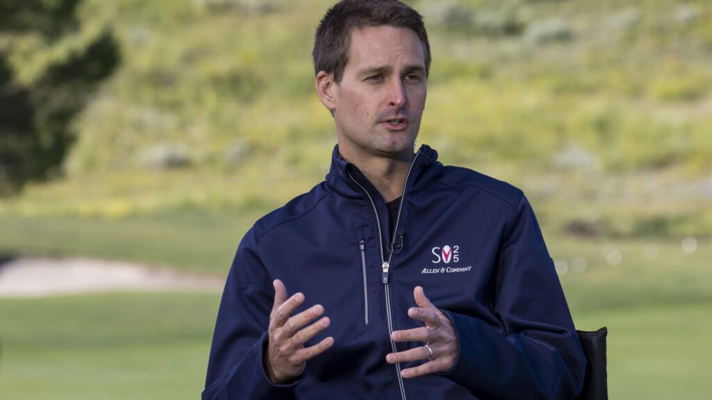 Snap stock soars 15% on positive outlook, $400 million Perplexity deal