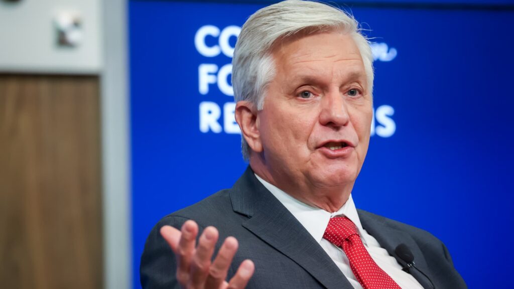 Fed Board member Waller supports December interest rate cut to help weaken labor market