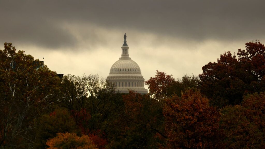 Federal employees are losing interest in shopping