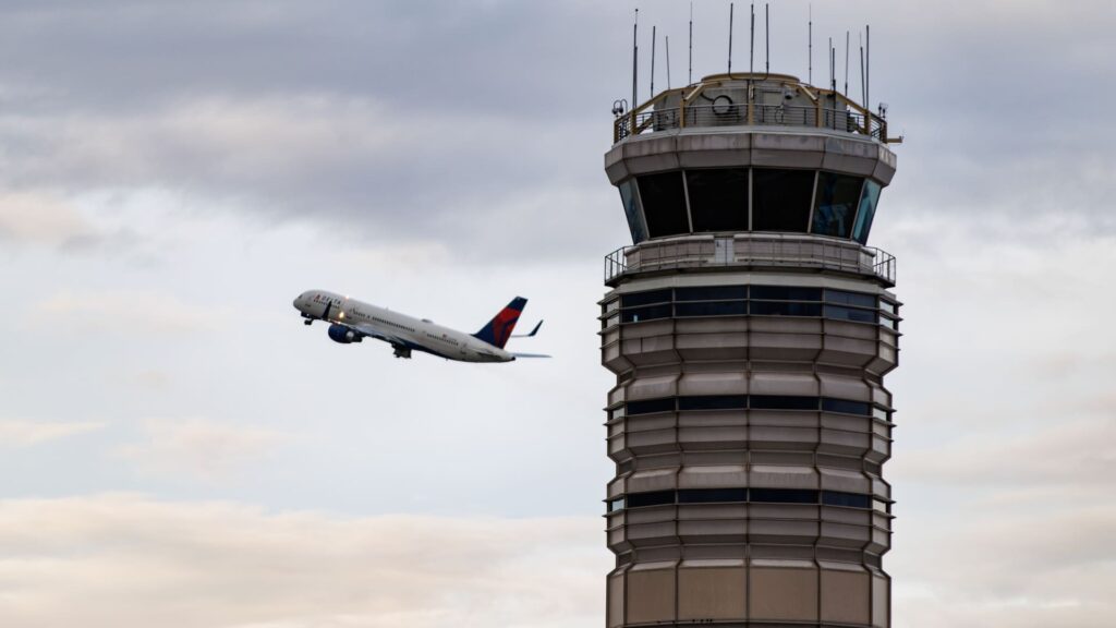 FAA to reduce flights at 40 major airports by 10% due to government shutdown