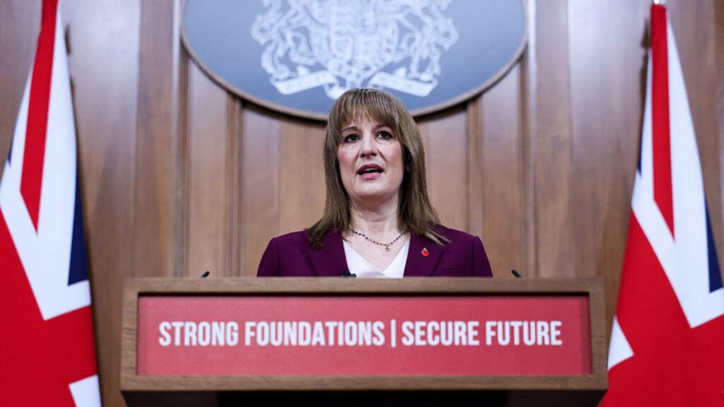 UK borrowing costs soar as stock prices fall as budget speculation rises