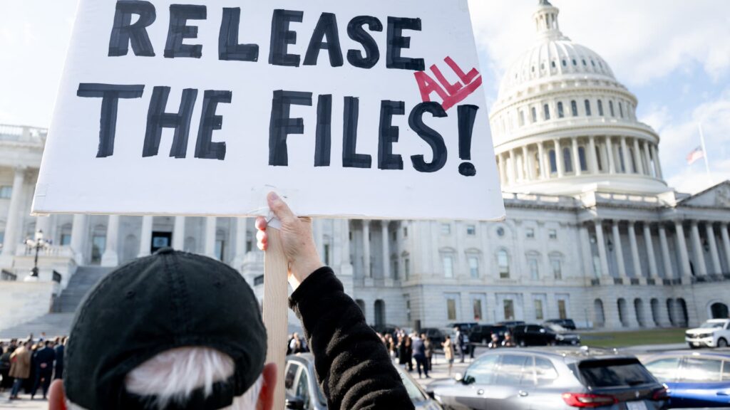 House petition gains key signatures