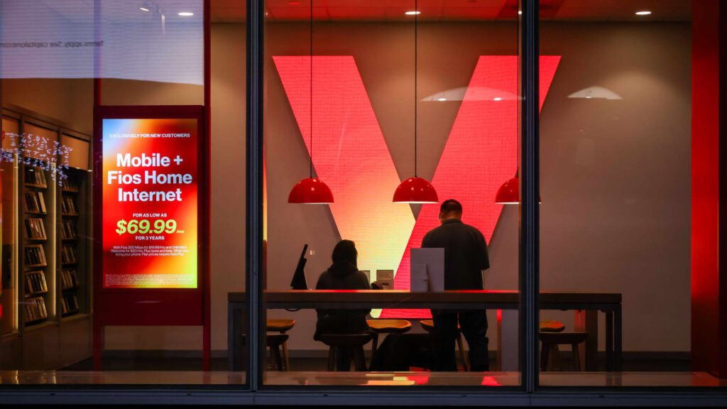 Verizon Chairman Mark Bertolini says board needs to turn company around