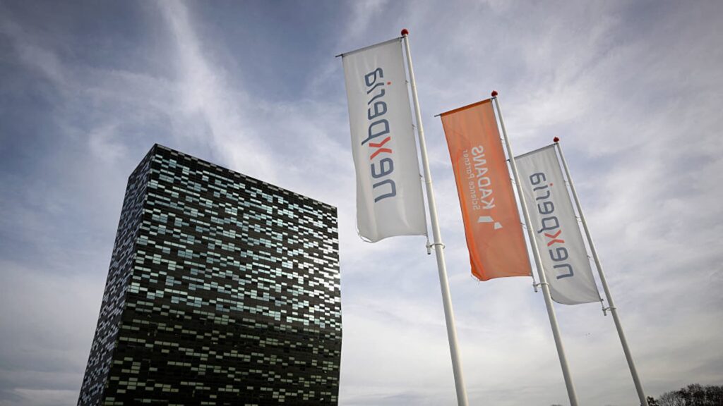 Dutch semiconductor maker makes urgent plea to Chinese division