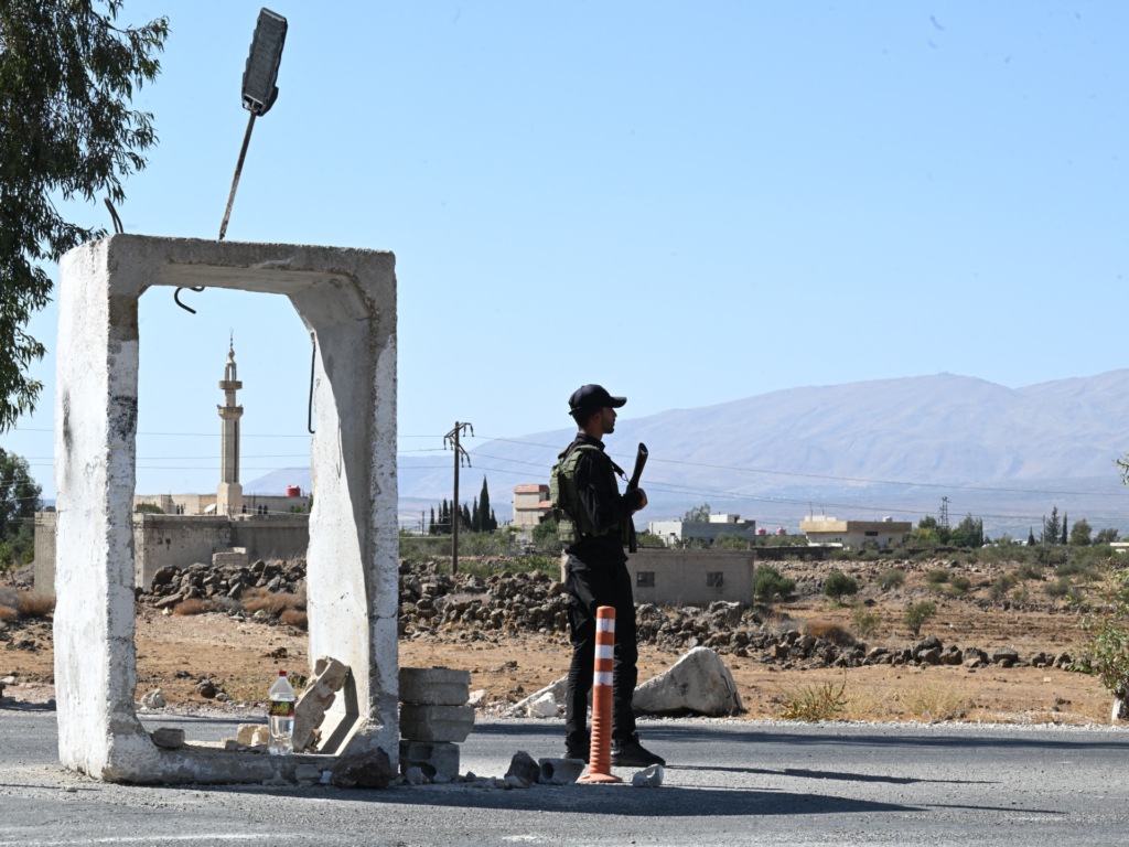 Israel sets up checkpoint in Quneitra, Syria in new violation of sovereignty | Syria War News
