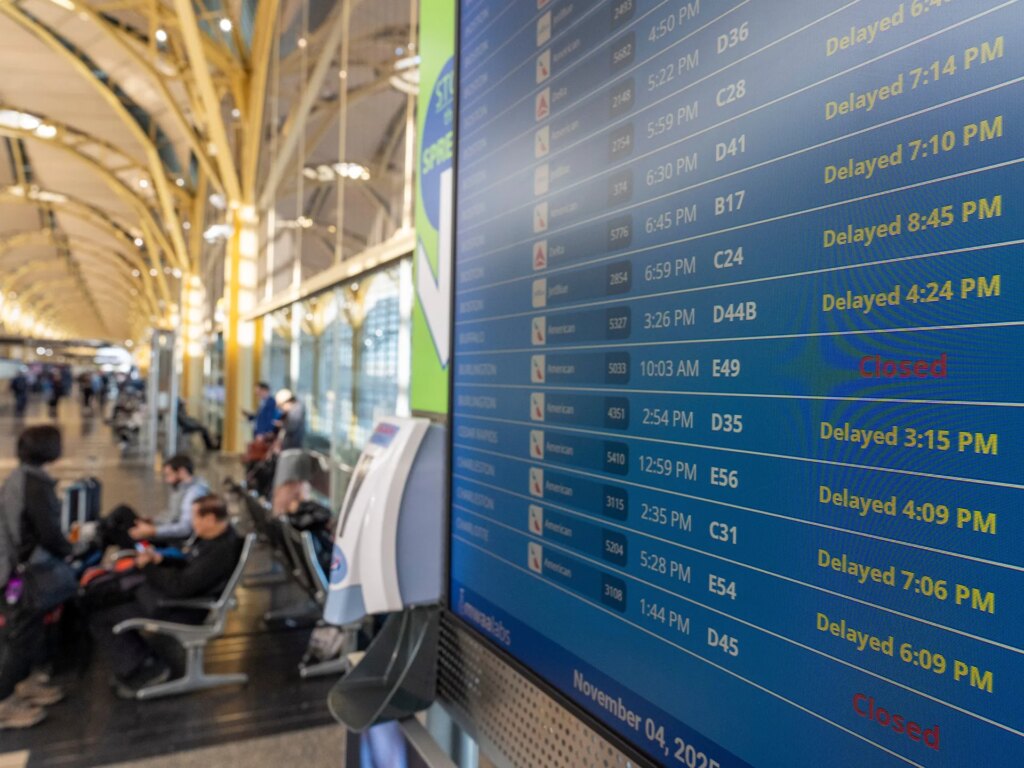 FAA cuts flights by 10 percent as US government shutdown drags on | Aviation News