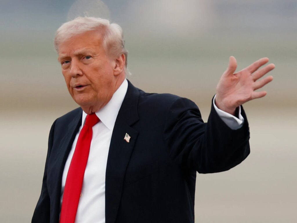 White House considers $2,000 tariff dividend. Budget experts are skeptical. political news