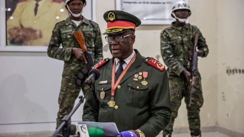 General Guinea-Bissau arrives in Senegal to take over as interim leader of ousted president
