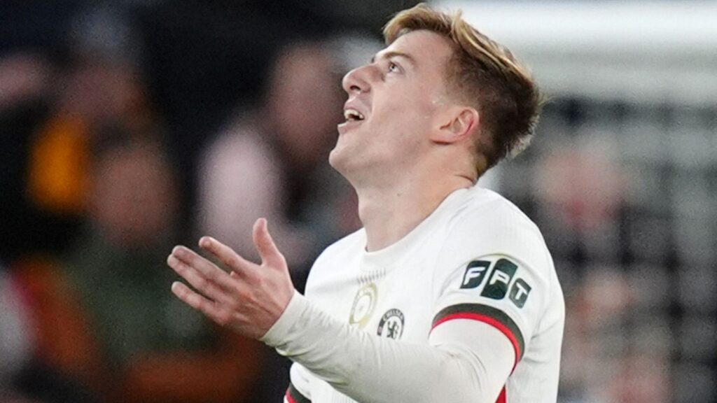 Liam Delap: Enzo Maresca slams Chelsea striker for ‘stupid and embarrassing’ red card in win over Wolves | Liam Delap Soccer News