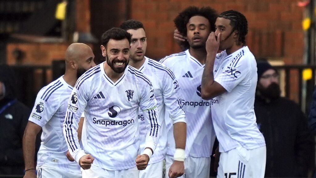 Alexander Isak and Florian Wirtz finally shine for Liverpool, but Man United suffer from inconsistency | Soccer News