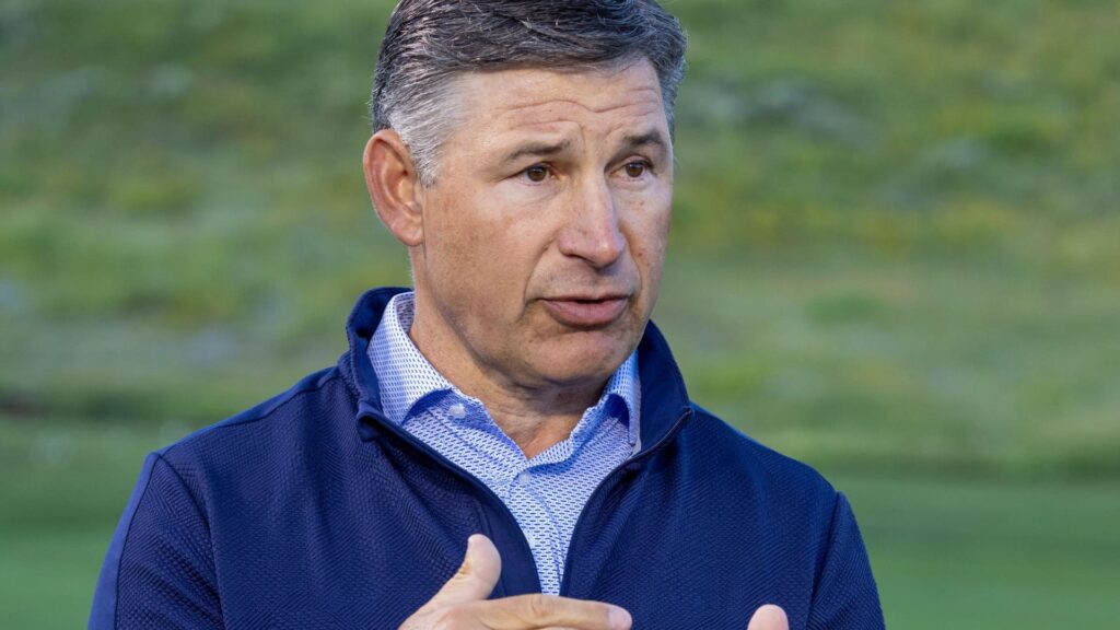 SoFi stock falls on $1.5 billion stock offering