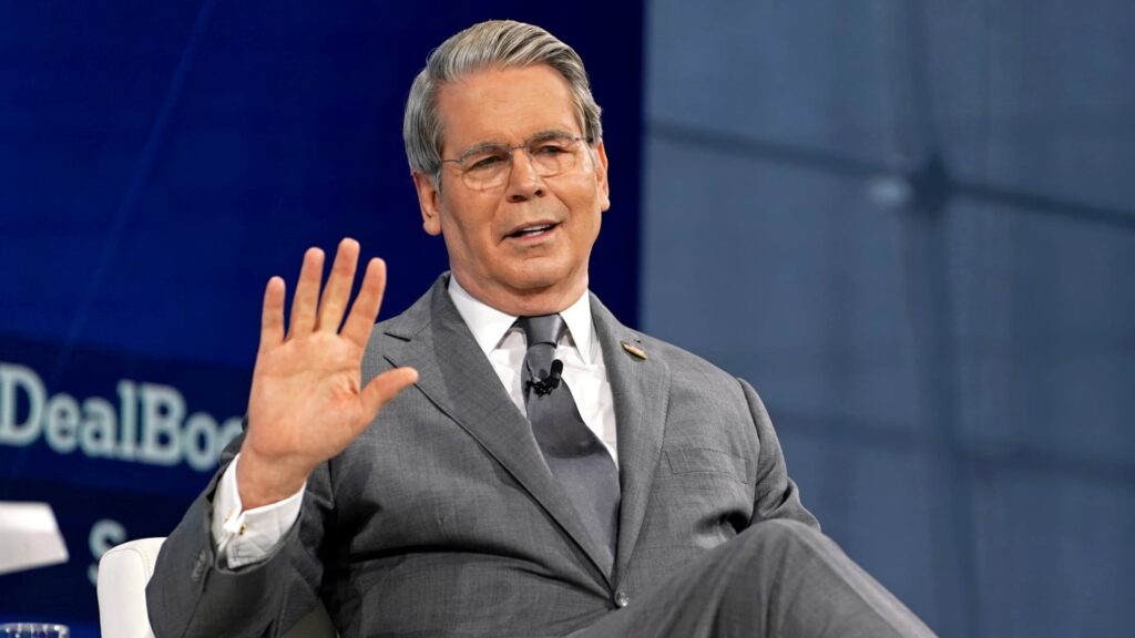 Worked to propose a major overhaul of regulatory agencies created during the financial crisis