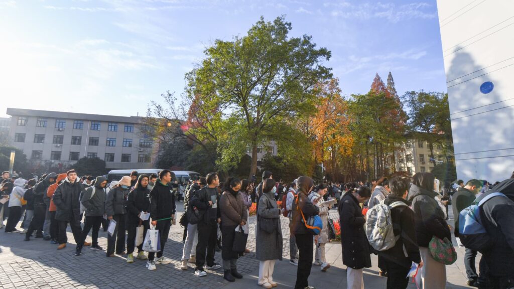 Young Chinese seek civil service jobs amid economic headwinds