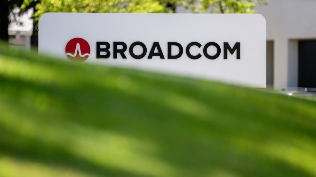 Investors sell off technology despite Broadcom numbers holding steady