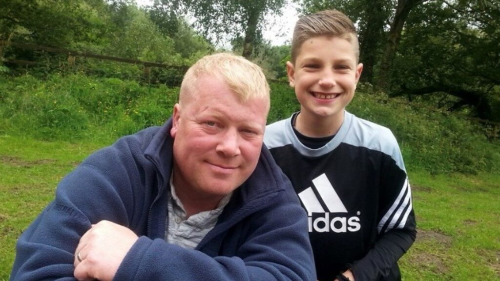 Rhys Bennett interview: Man United defender talks about the loss of his father David and why we shouldn’t fight alone | Rhys Bennett Soccer News