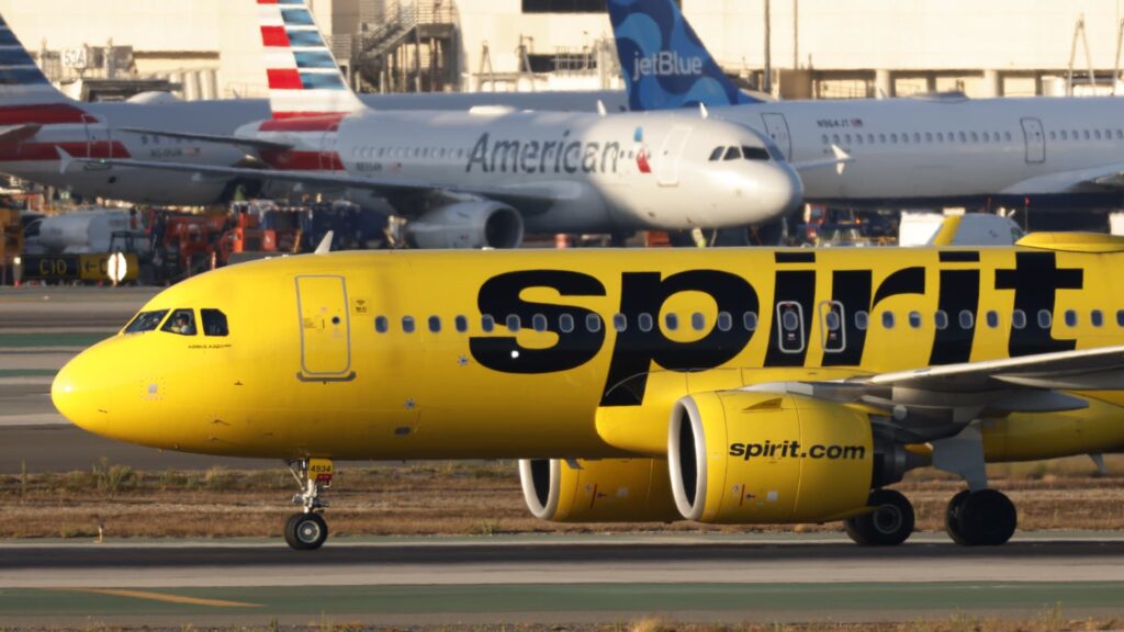Spirit Airlines in contract negotiations with investment firm Castle Lake