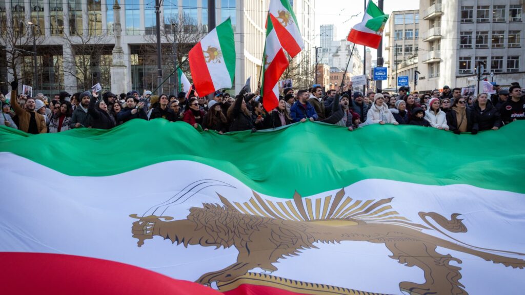 Iran vows to strike back if US attacks