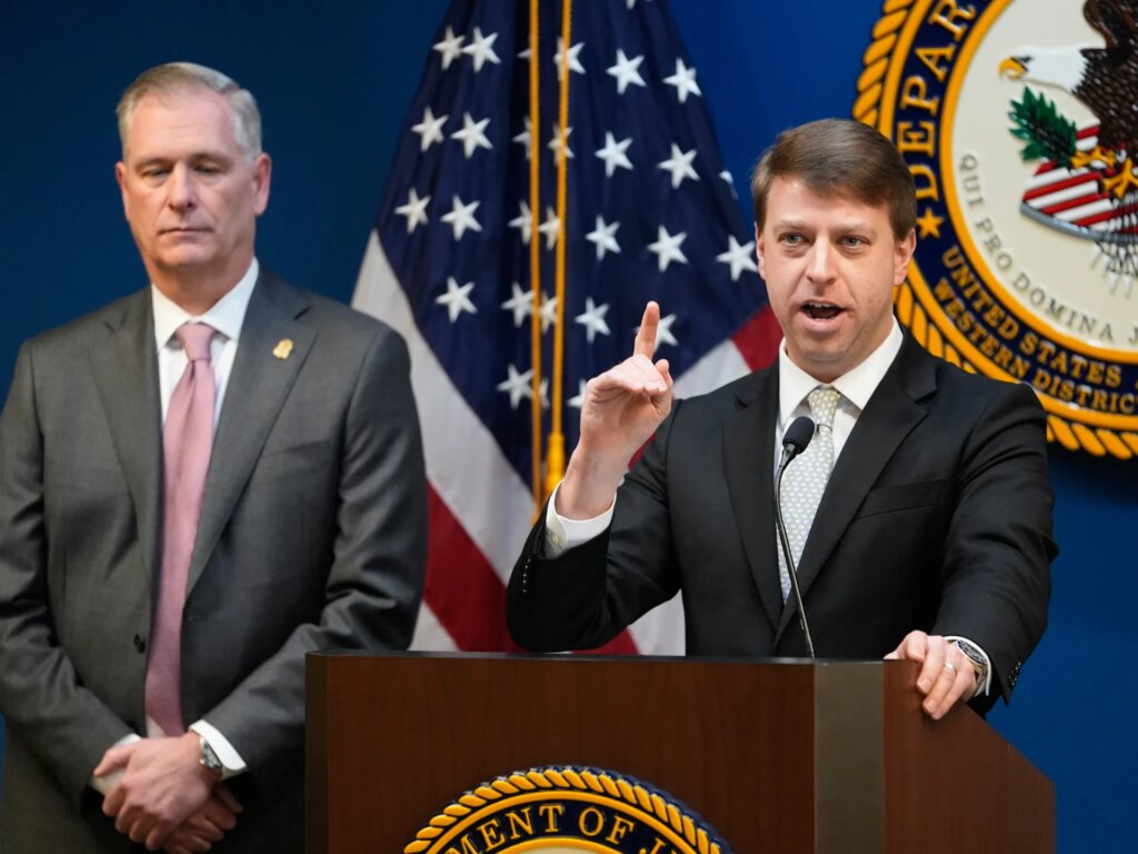 US authorities arrest 18-year-old suspect on suspicion of planning ISIL-inspired attack | Crime News