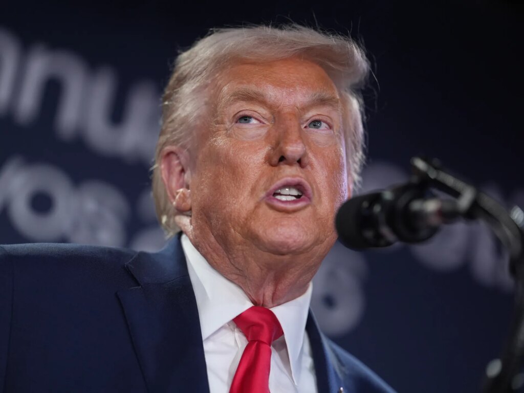 President Trump lavishes praise on British troops amid anger over claims in Afghanistan | Taliban News