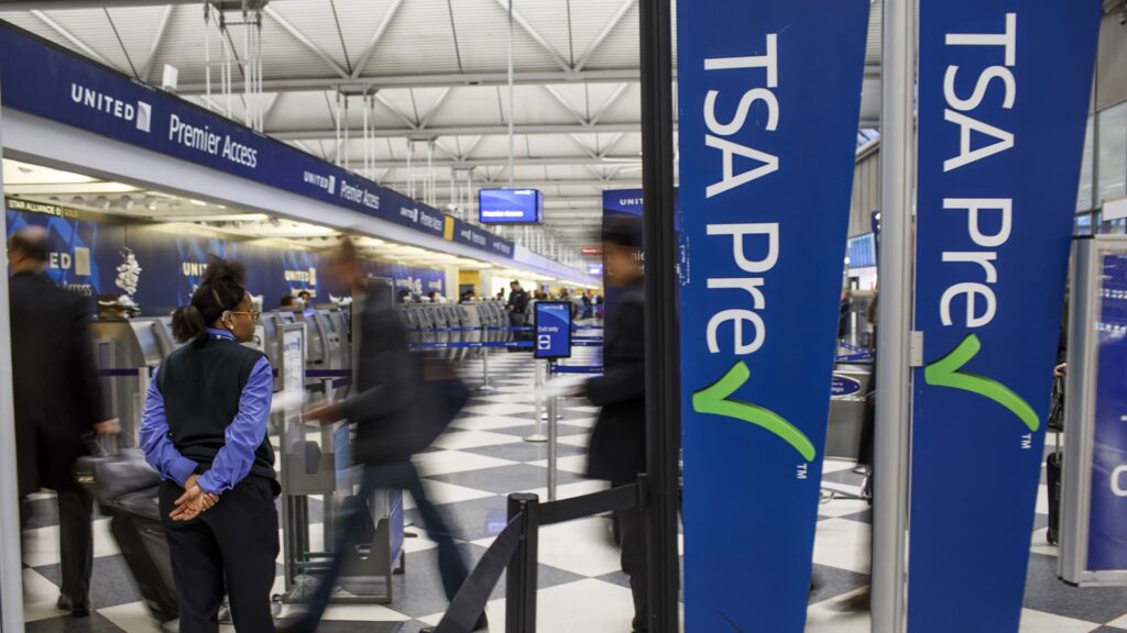 US airlines warn of suspension of TSA PreCheck and Global Entry programs