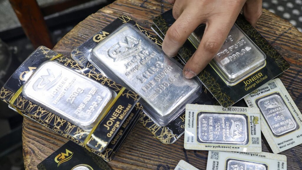 Is Silver a Meme Trade? How the Metal Became the “GameStop of 2026”
