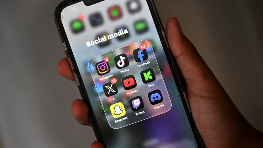 Spain to ban social media for under-16s in crackdown on tech giants