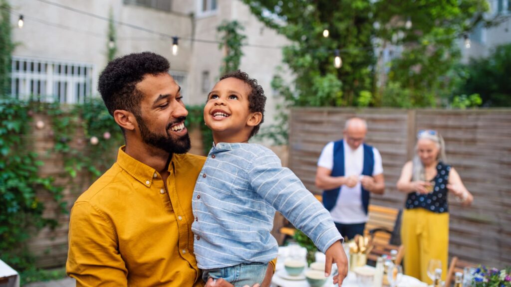 I’m a mother and a psychologist. Parents with less stress do 5 things differently.