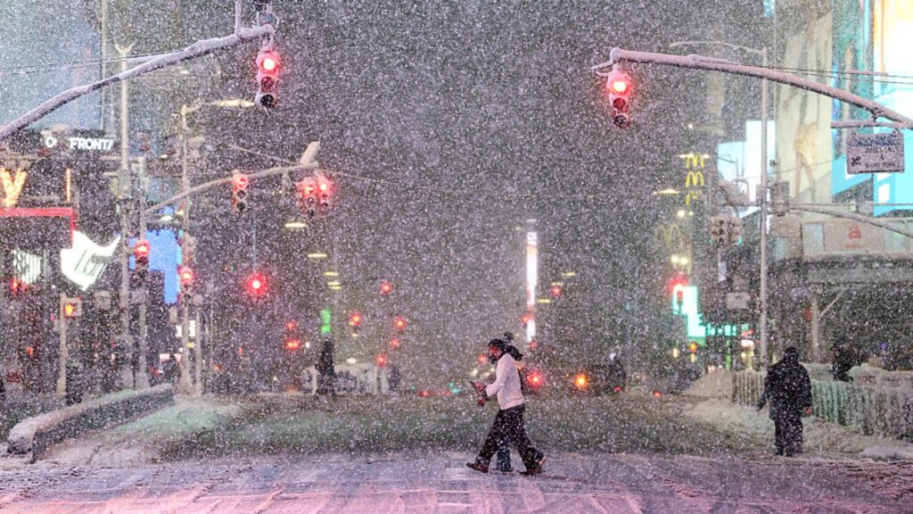 Winter storm hits northeast U.S. as New York City imposes travel ban