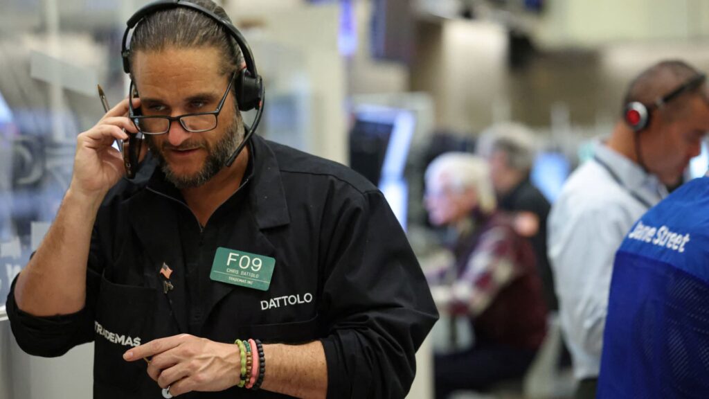 Unstable tariff situation and new disruptions caused by AI cause market decline