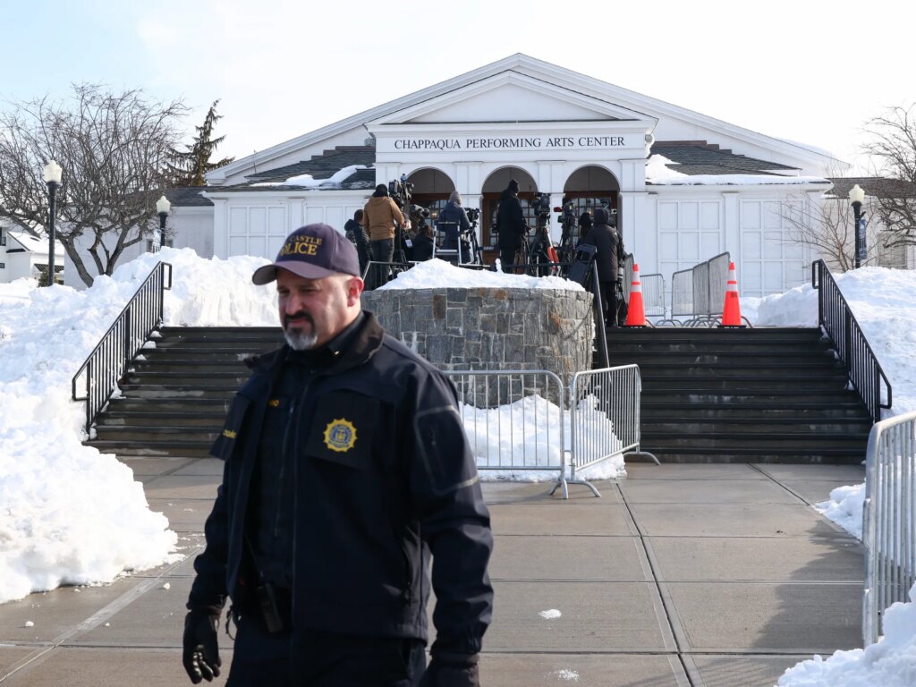 Hillary Clinton asks Trump to testify at U.S. House of Representatives Epstein hearings | Donald Trump News