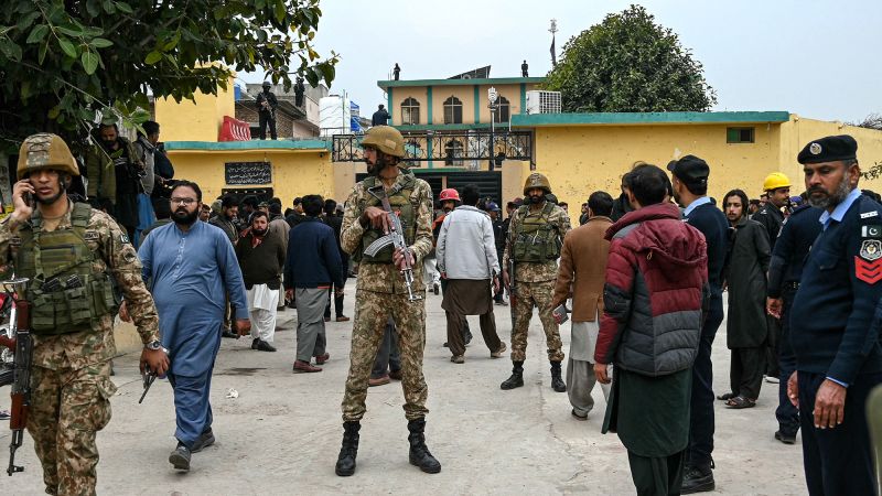 At least 31 suicide bombers killed in Islamabad mosque attack