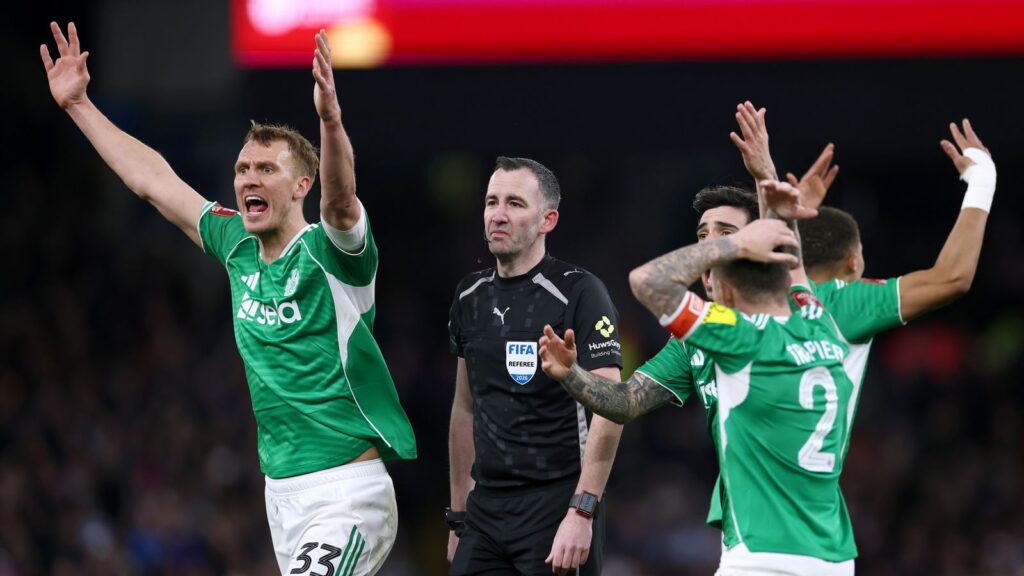 The absence of VAR in the FA Cup intensifies the debate over technology: Should it be kept, reformed or removed? |Soccer News