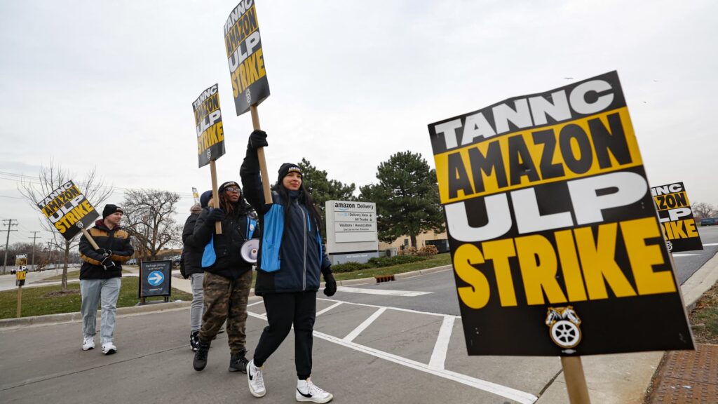 Amazon settles Teamsters lawsuit accusing it of retaliation against employees