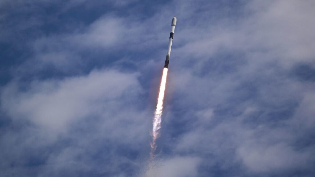 Starlink and Deutsche Telekom launch satellite mobile service in Europe