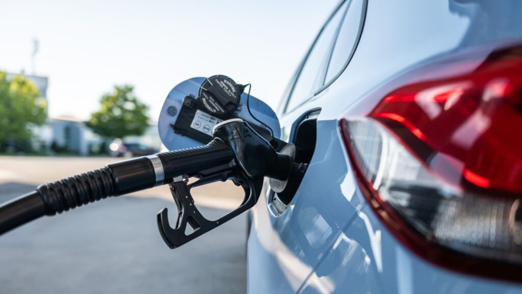 How are countries dealing with the Iranian oil shock?