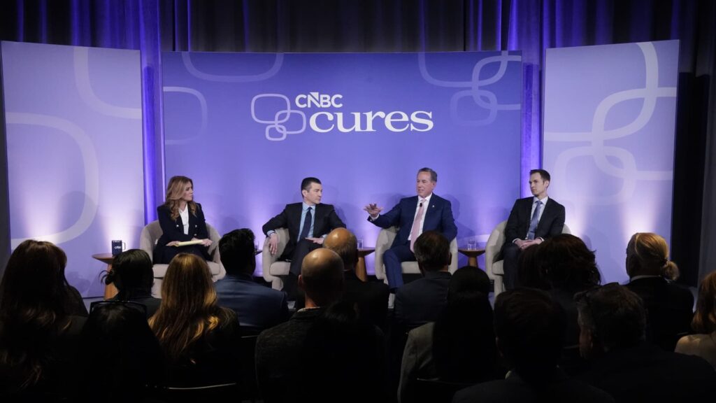 FDA watchdogs warn of agency ‘chaos’ and risks to U.S. health