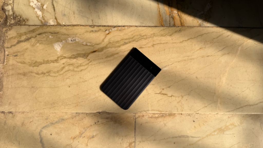 These AI note-taking devices help you record and transcribe meetings