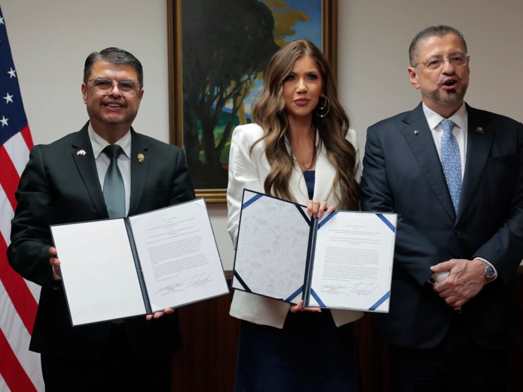 Costa Rica to admit 25 people per week under Trump deportation plan | Donald Trump News