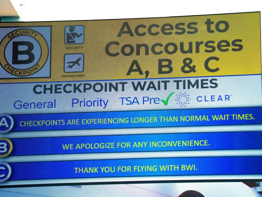 Lines at U.S. airports shorten as TSA worker pay increases | Aviation News