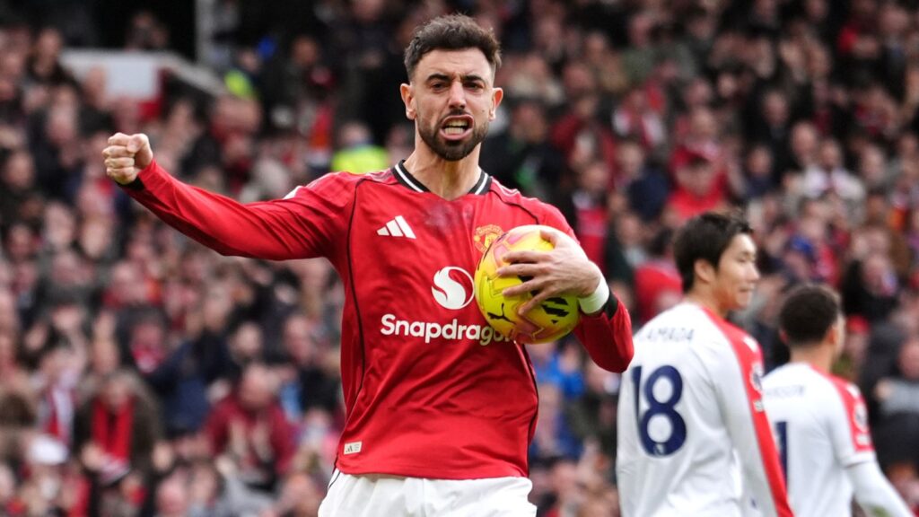 Manchester United claim Gary Neville has a permanent ‘box seat’, taking a big step under manager Michael Carrick | Soccer News