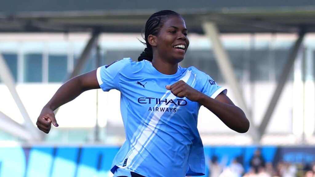 WSL Recap: Bunny Shaw scores WSL’s fastest hat-trick, Man City beat Spurs, Chelsea draw with London City, Arsenal and Manchester United win | Soccer News