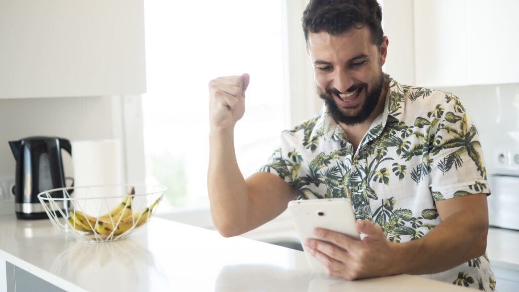 Average tax refund increased by $350 compared to last year