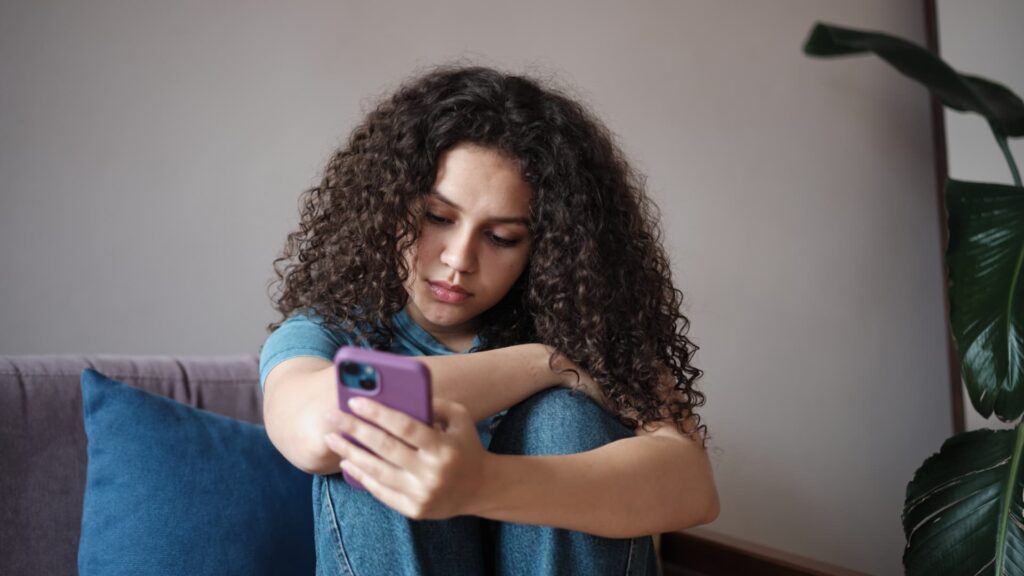 More countries consider banning social media for young people, experts warn of ‘lazyness’