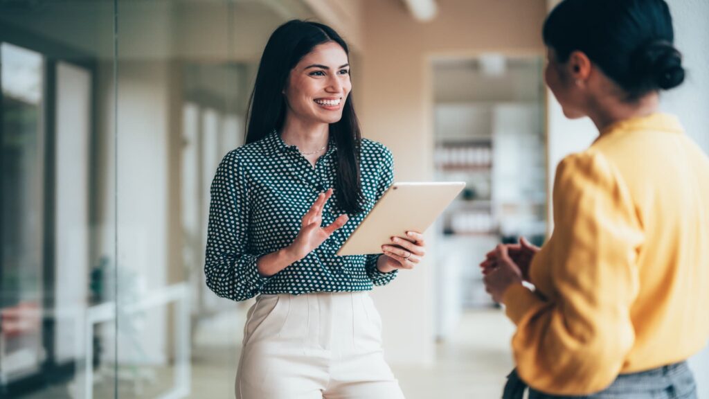 10 phrases that approachable people use to put others at ease: Public Speaking Expert