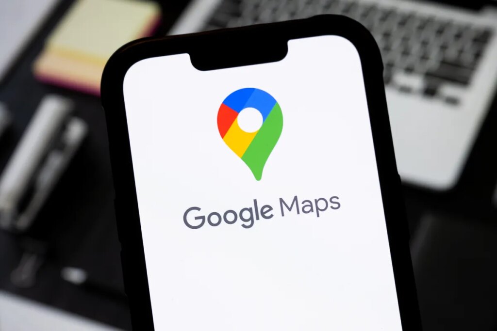 Google Maps can now use AI to caption your photos