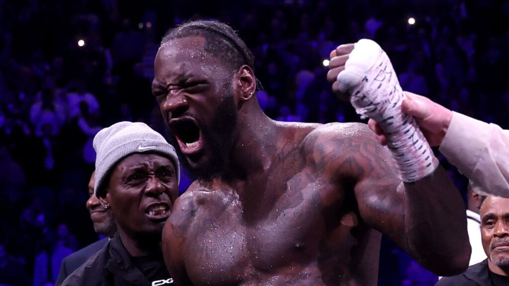 Deontay Wilder defeats Derek Chisora by split decision in thriller movie as Londoner heads into retirement | Boxing News